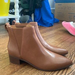 BRAND NEW Chelsea Boots